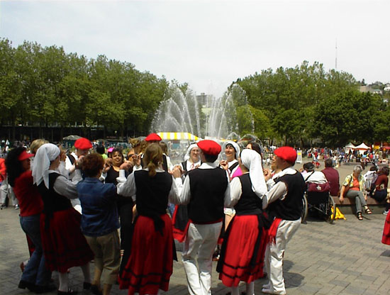 Folklife Festival, May 2001